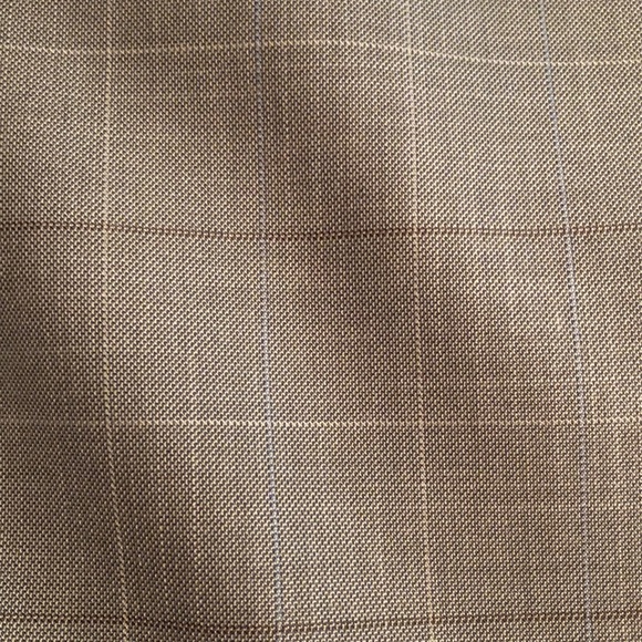 Isabel & Nina tailored business suit. Skirt splits on sides. - Picture 7 of 9